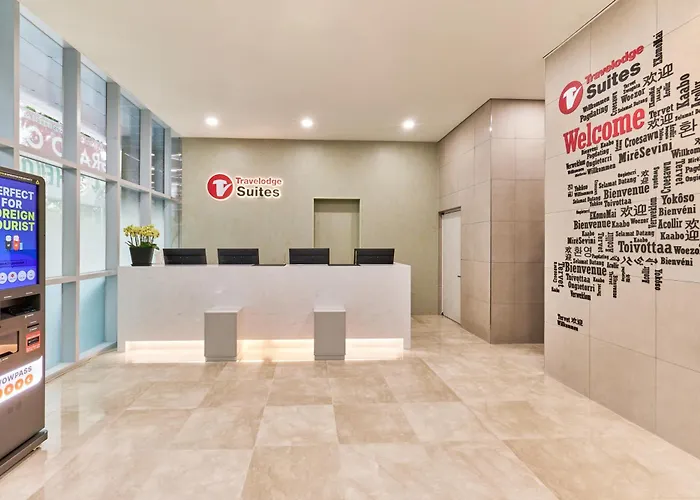 Travelodge Centum 4*