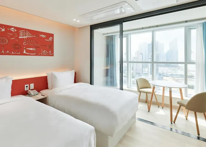 Travelodge Centum 4*
