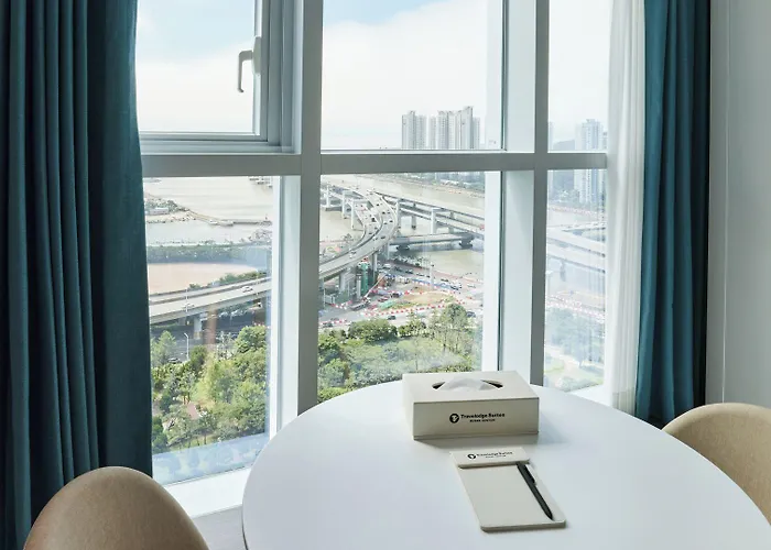 Travelodge Centum 4*
